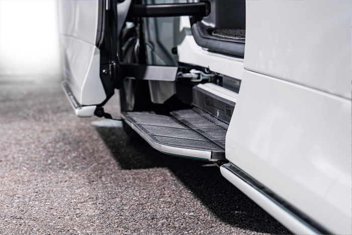 ヴェルファイア40系専用 SilkBlaze スライドドア アシストステップ