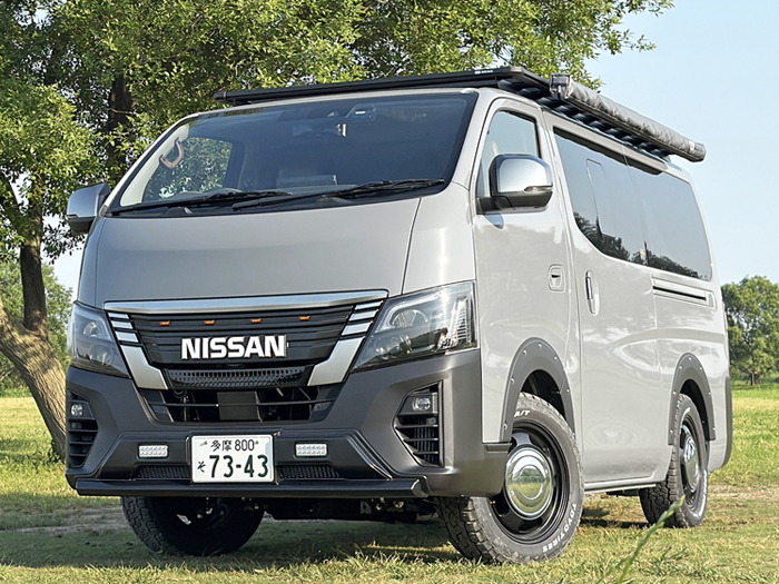 キャラバン 3型 標準ボディー専用 MONOBOX NISSANロゴ×オレンジLEDマーカー付きグリル