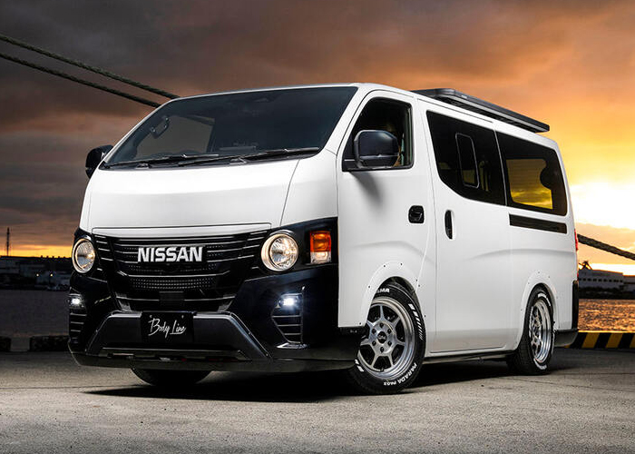 キャラバン 3型専用 BodyLine NISSAN キャプスエンブレム