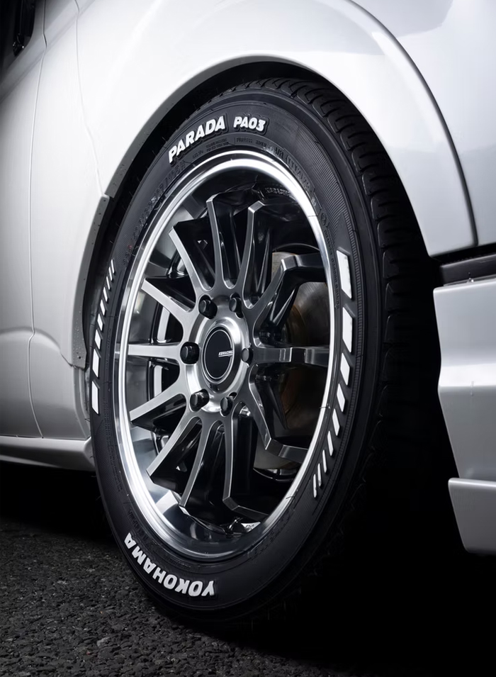 NV350 キャラバン用 KB RACING S-12 18インチホイール&タイヤセット