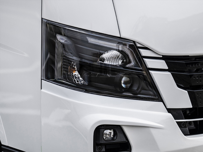 キャラバン 3型 標準ボディー専用 LEGARE フロントバンパースポイラー