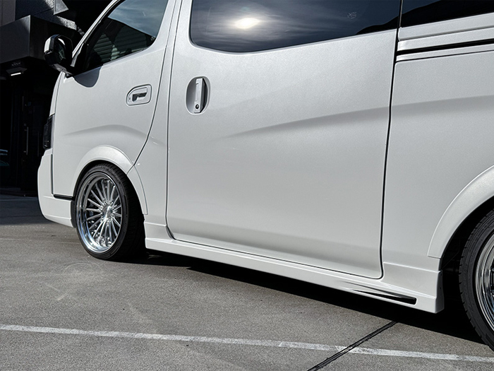 キャラバン 3型 標準ボディー専用 LEGARE サイドステップ