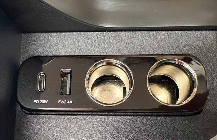 NV350キャラバン GX専用 ドリンクホルダー＆小物入れ(USBポート付)
